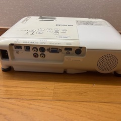 プロジェクター　epson EB-SO4の画像