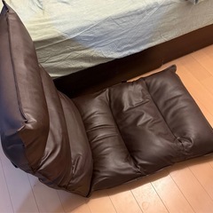 【美品】LOWYA 座椅子 送料込 1億円座椅子 42段ギア リクライニングの画像