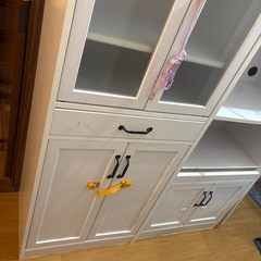 食器棚の画像