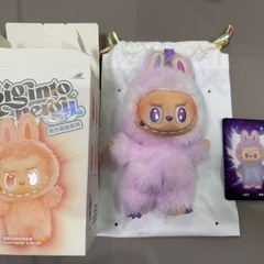 LABUBU THE MONSTERS Big into Energy シリーズぬいぐるみペンダントの画像