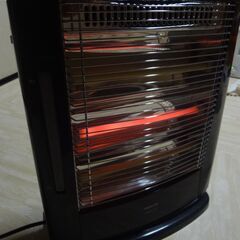 遠赤外線電気ストーブ　YAMAZEN　DSE-KC105　山善　電気ヒーターの画像