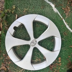 30プリウス後期ホイールキャップ
の画像