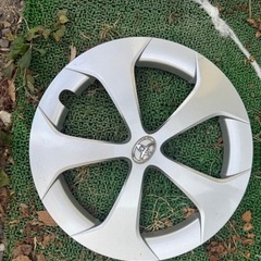 30プリウス後期ホイールキャップ
の画像