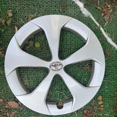 30プリウス後期ホイールキャップ
の画像