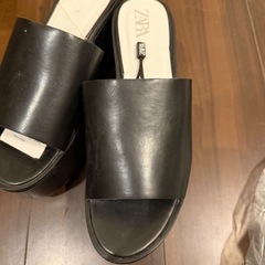 【直接引き渡し願】Zara  ローファーとミュール2点の画像
