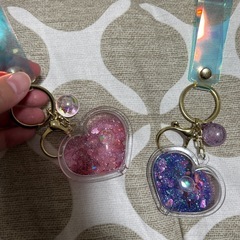 キラキララメ入りキーホルダー2個の画像