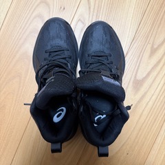 asics バッシュ24.5cm
の画像