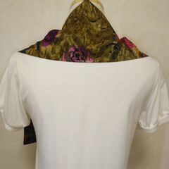 ストール　ゴールド×花の画像