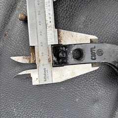 イセキKL781耕運機から外した　ロータリー　用　耕うん　爪　刻印C107R/L 18本　ボルト 付き1セットの画像