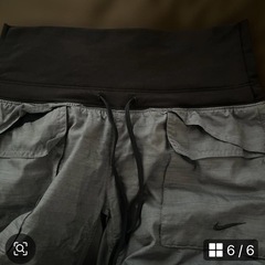 NIKEグレーパンツ　Sの画像