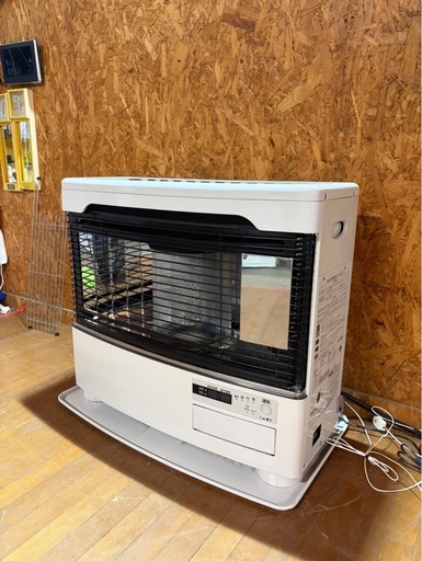 K1709 トヨトミ 半密閉式石油ストーブ 煙突式石油ストーブ 2023年