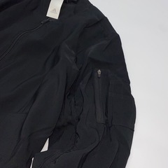 adidasアウターXLサイズ(新品)の画像