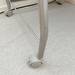 パソコンデスクの画像