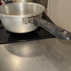 持ち手付き鍋の画像