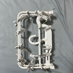 半分に畳める洗濯バサミハンガーの画像