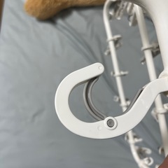 半分に畳める洗濯バサミハンガーの画像
