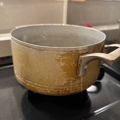 両手持ち鍋の画像