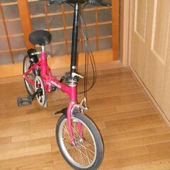 折たたみ自転車の画像