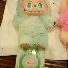 ラブブ3体　の画像