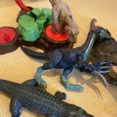 恐竜のおもちゃ数点の画像