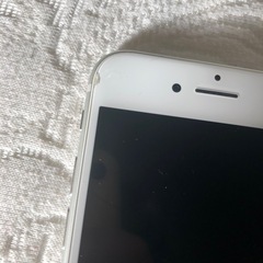 iPhone8SIMロックありキャリアauの画像