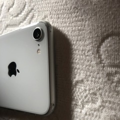 iPhone8SIMロックありキャリアauの画像