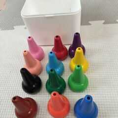 クレヨン、マグネットおもちゃセット売りの画像