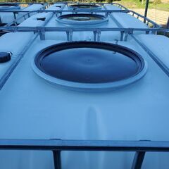 1000リットルタンク。お安く配達します。の画像