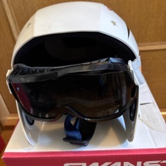 子供用　ヘルメット　スノボ　スキーの画像