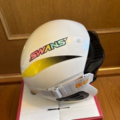 子供用　ヘルメット　スノボ　スキーの画像