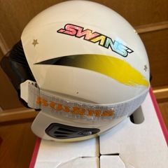 子供用　ヘルメット　スノボ　スキーの画像