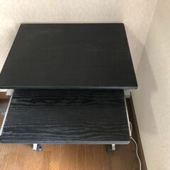 パソコンデスク まだ使えます。の画像