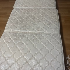 マットレス、シングルベッドの画像