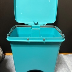 ゴミ箱の画像