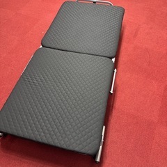 超美品折りたたみベッドの画像