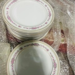 花柄の縁取り皿18個セットの画像