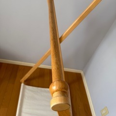 木製ハンガーラックの画像