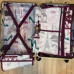 かわいいスーツケースの画像