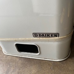 DAIKEN 室内用の小型灯油タンク　80リットルか90リットル？の画像