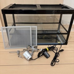 爬虫類飼育ケースの画像