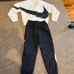 NIKEメンズ上下(新品)Ｓサイズ
の画像