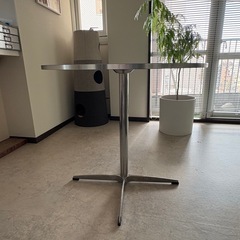 ダイニングテーブルの画像