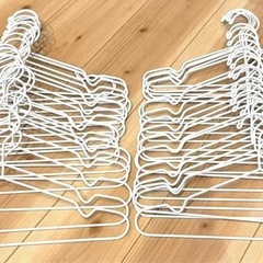 IKEA スタイリグ ハンガー 50本の画像