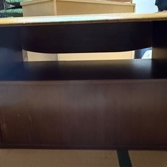 ダイニングテーブルの画像