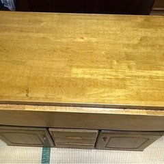 ダイニングテーブルの画像