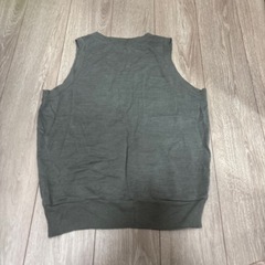 ディズニー　グレー ベスト 男女兼用　Mの画像