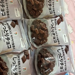 お菓子大量 お酒 大谷翔平のスポーツドリンク ポテトチップス チョコ クッキーの画像