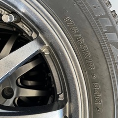 ブリザック　VRX 175/65R15 4本セット　アクアの画像