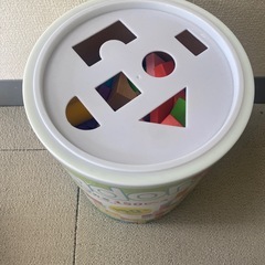 木製積み木　色付き　木目調　目立つ汚れなしの画像