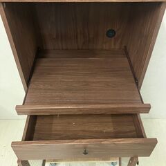  25196  スライド付2枚扉食器棚 NITORI   ◆大阪市内・東大阪市他 6,000円以上ご購入で無料配達いたします！◆ ※高槻・枚方方面◆西宮・尼崎方面◆生駒方面　それぞれ条件付き無料配送あり！            の画像